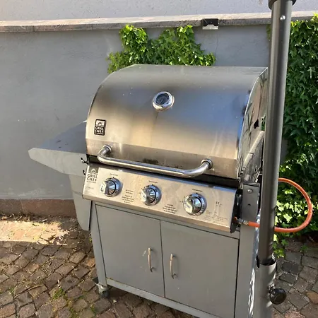 Singel Mit Grill Ideal Fuer Den Sommer Apartment